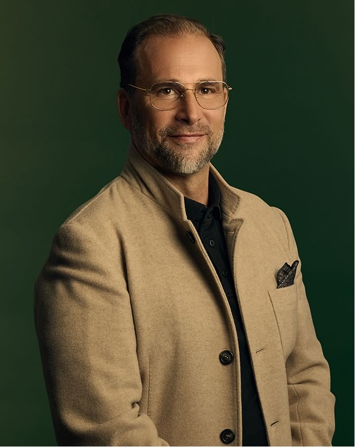 Portrait of Colin Jesse Salter